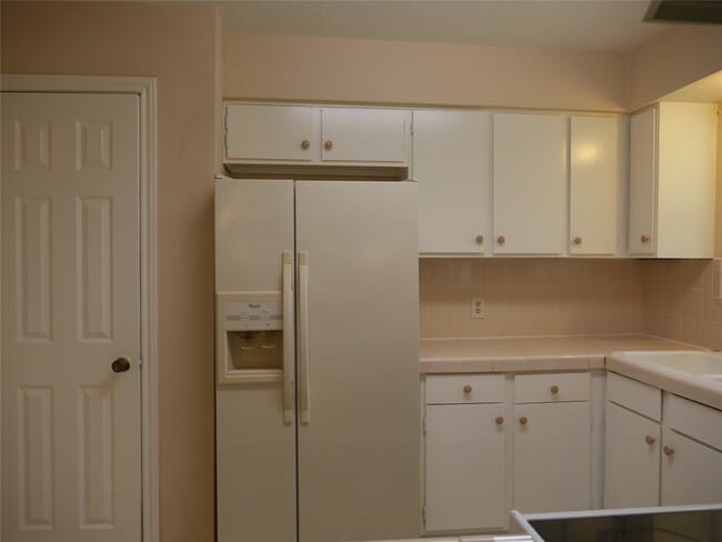 Building Photo - 13542 Fernhill Dr