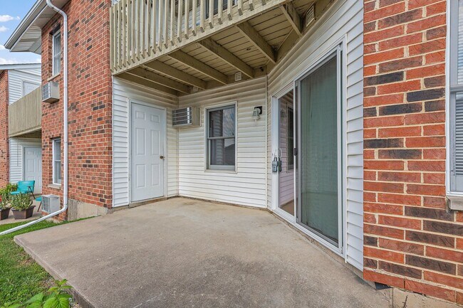 Building Photo - 1373 Cunat Ct