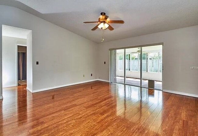 Building Photo - 8737 Bermuda Ln