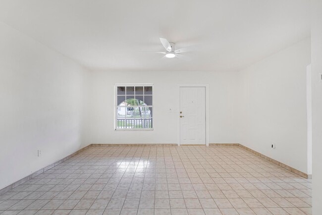 Building Photo - 2360 SW 11th Terrace