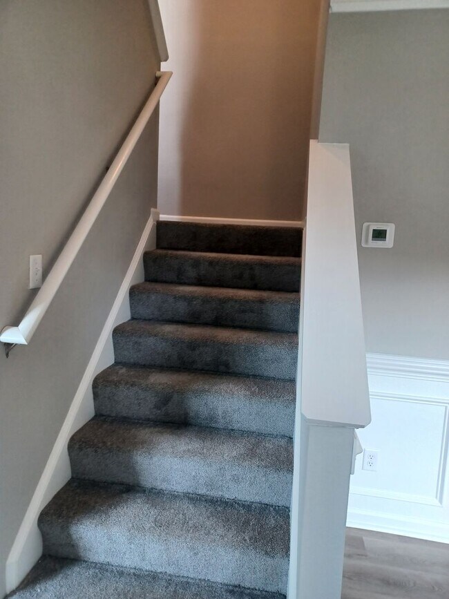 Building Photo - Newly Constructed 5 Bedroom Home in Hampton