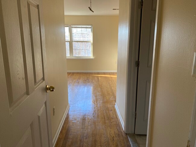 Building Photo - 122 Port Ave