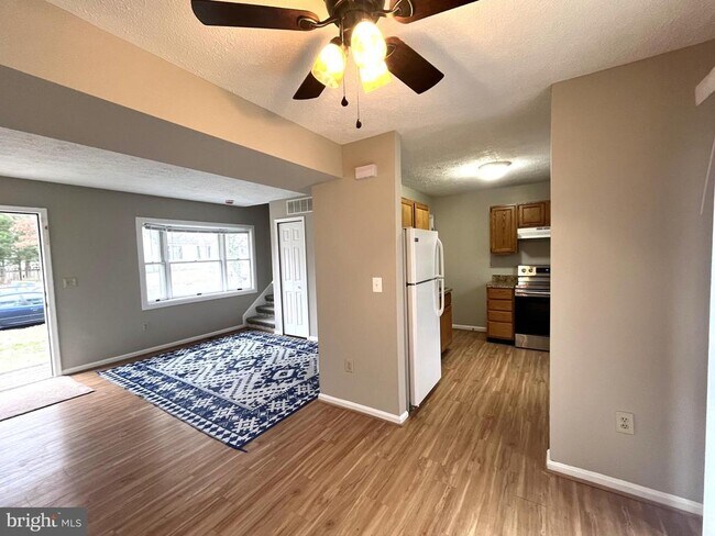 Building Photo - 1359 Jordan Dr