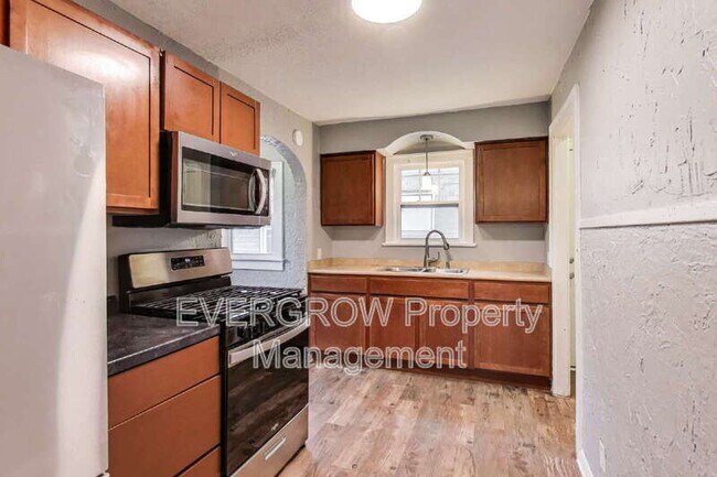 Building Photo - 5244 E 10th St