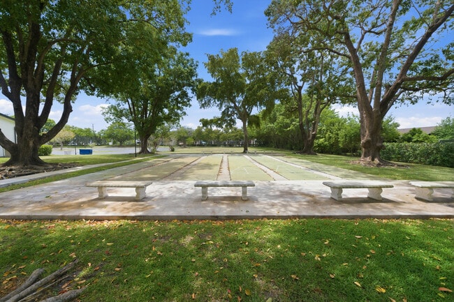 Building Photo - 6396 Country Wood Way