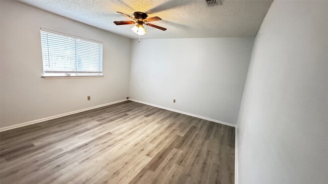 Building Photo - 2511 Maple Tree Ct