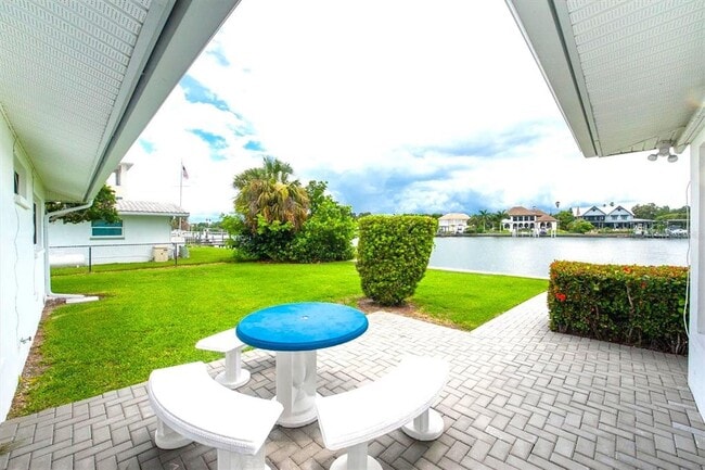 Building Photo - 315 Buttonwood Ln