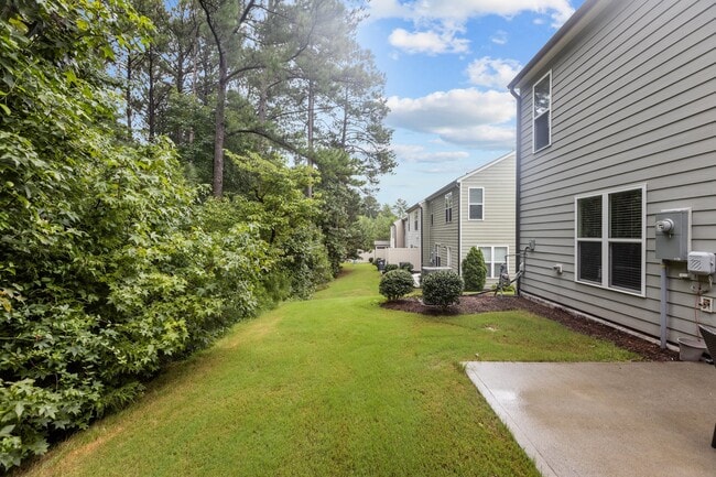 Building Photo - 1211 Nightshade Dr