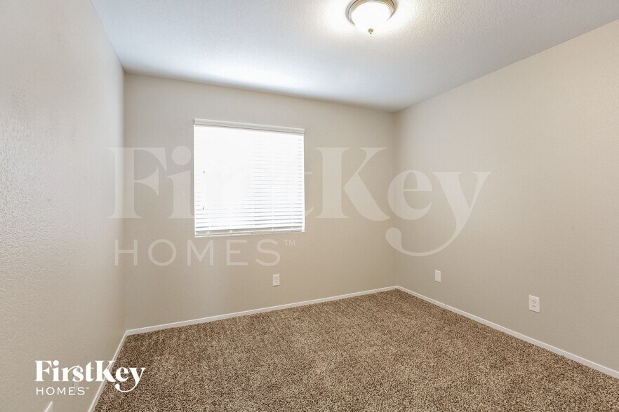 Building Photo - 1066 Oak Shade Ln