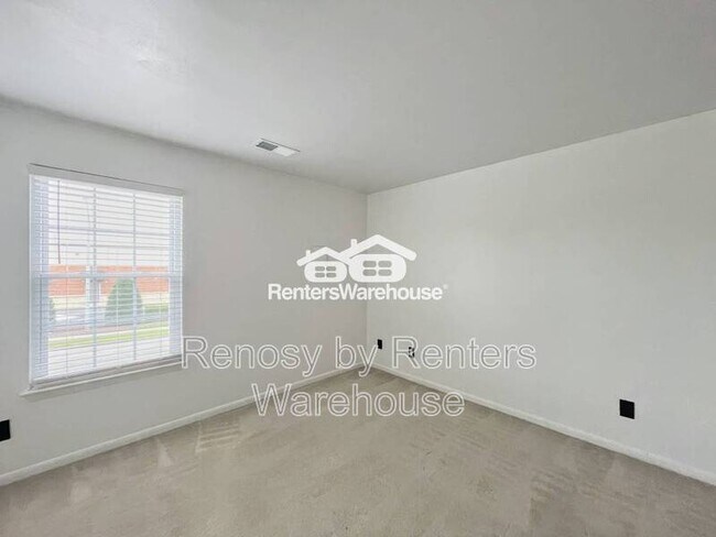 Building Photo - 1843 Chantilly Ct