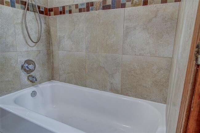 Building Photo - 3200 W Britton Rd