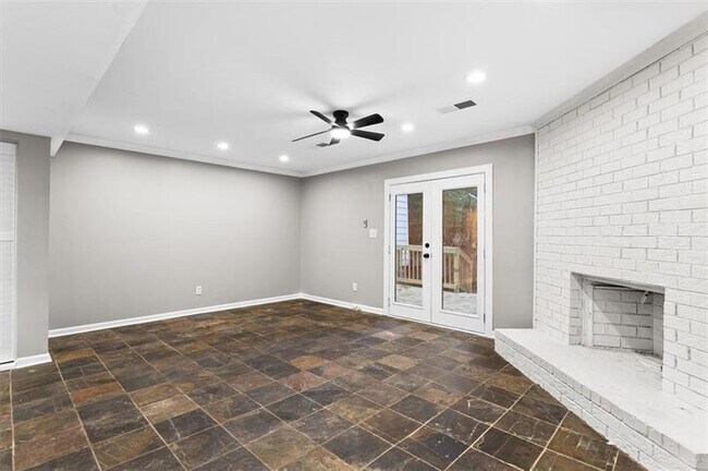 Building Photo - 1777 Twin Brooks Dr SE