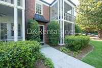 Building Photo - 55 Delmont Dr NE