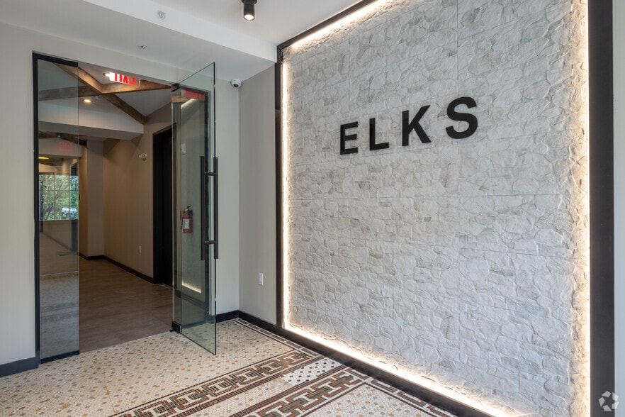 Lobby Photo - 75 S Main St