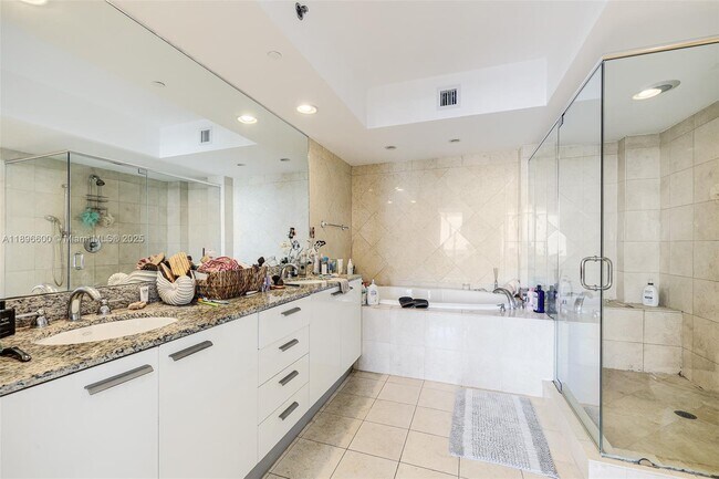 Building Photo - 1830 S Ocean Dr