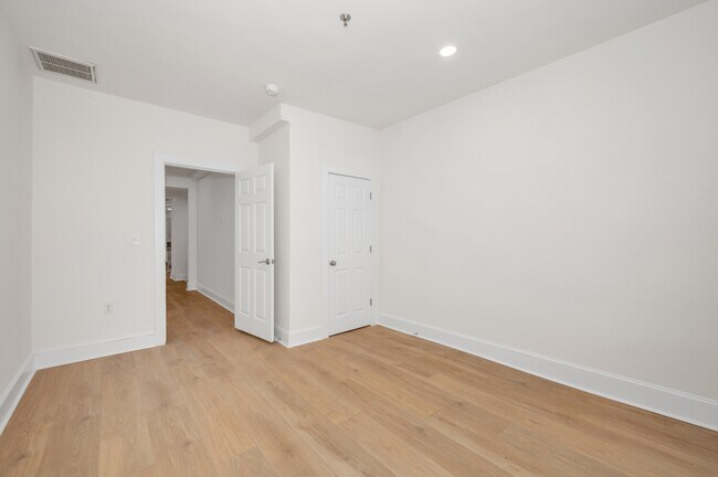 Building Photo - 112 N Market St