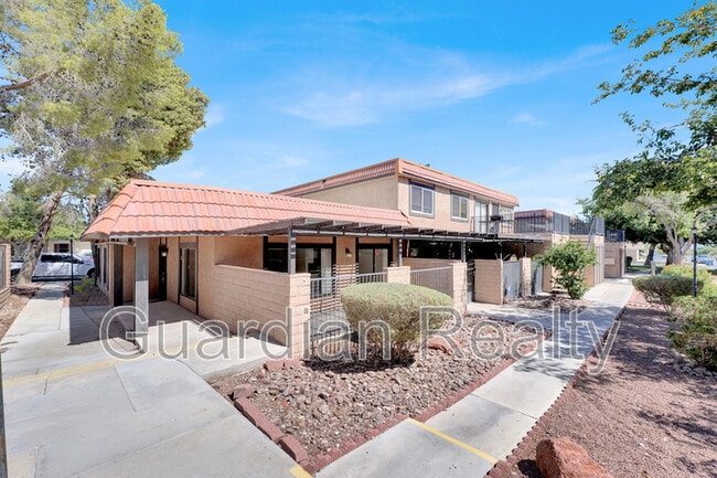 Primary Photo - 6611 Silverstream Ave