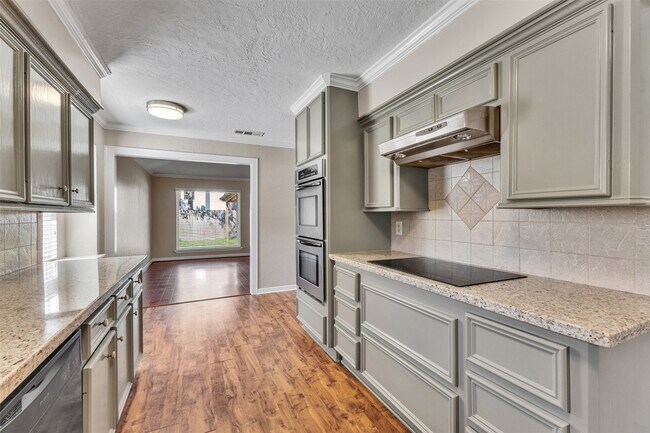 Building Photo - 8318 Amurwood Dr