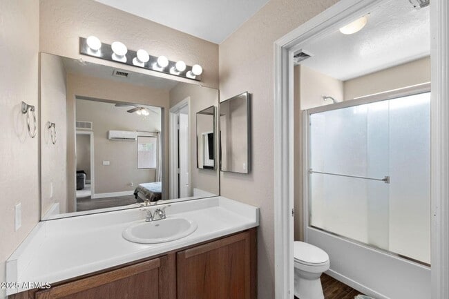 Building Photo - $1,000 OFF your first month's rent with a ...