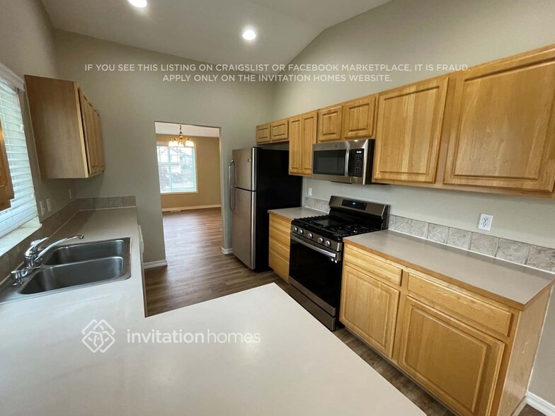 Building Photo - 14624 80th Ave E