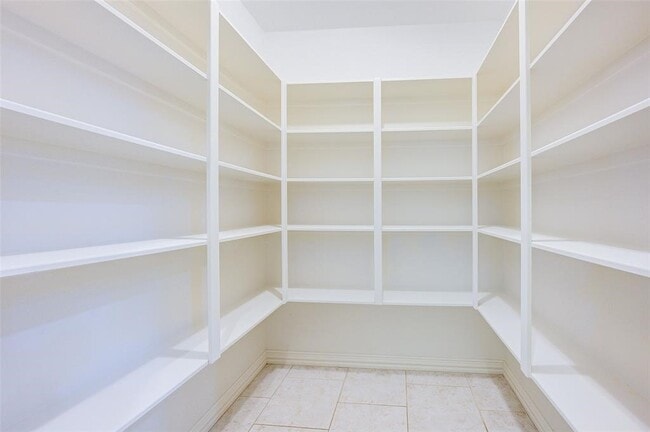 Building Photo - 3615 Whidbey Ct