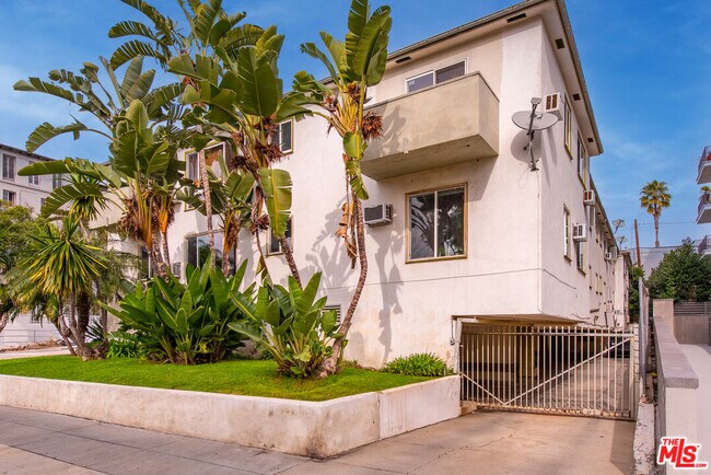 Building Photo - 1208 N Crescent Heights Blvd