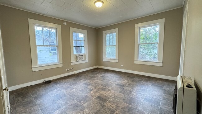 Building Photo - 701 Montgomery Ave