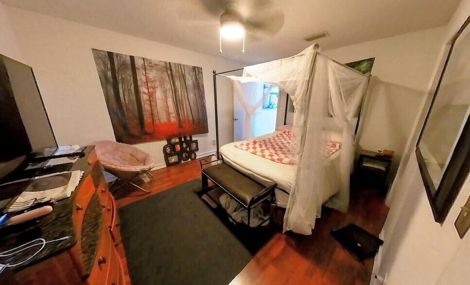 Building Photo - 2319 N Congress Ave