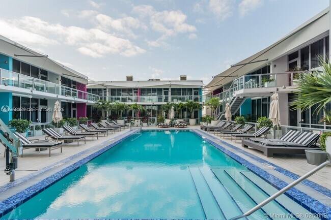 Building Photo - 1100 Biscayne Blvd