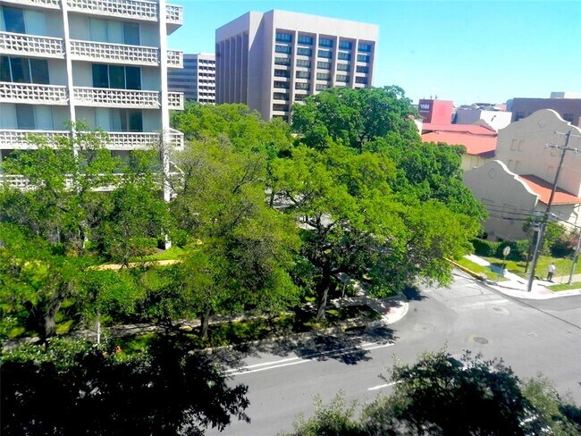 Building Photo - 1800 Lavaca St