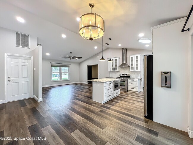 Building Photo - 1342 Richwood Cir