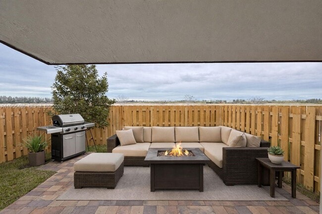 Building Photo - 2721 SE 26th Rd