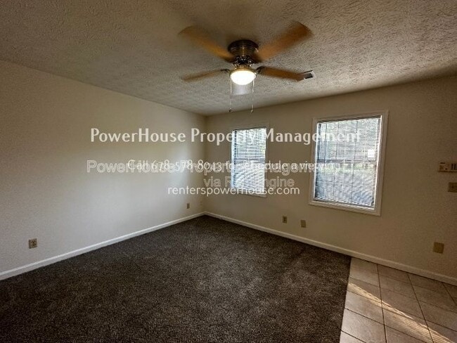 Building Photo - 504 Oakwood Ct