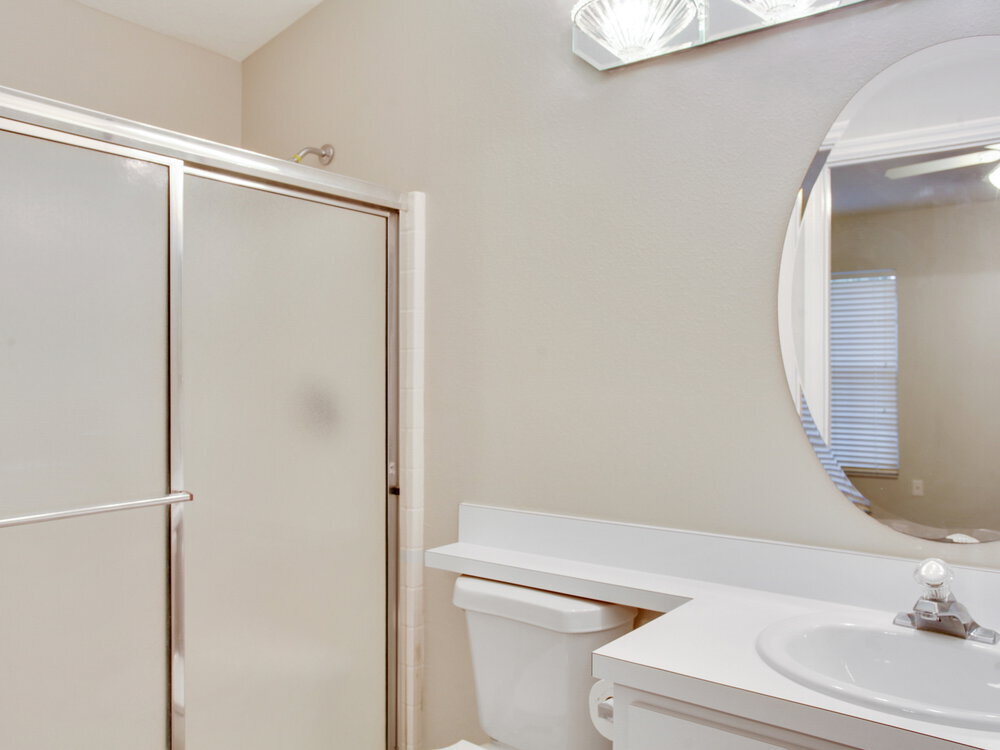 Building Photo - 926 Lake Shore Ranch Dr