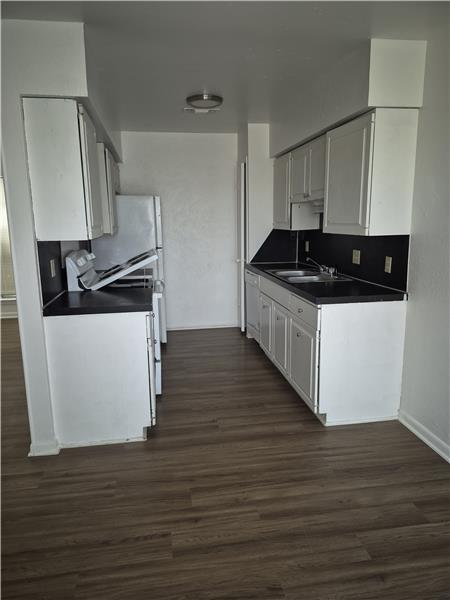 Building Photo - 1104 Woodland W Dr