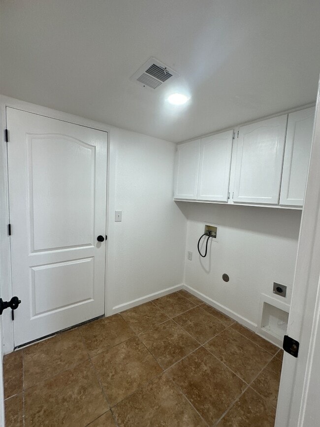 Building Photo - 7461 Plaza Redonda Dr