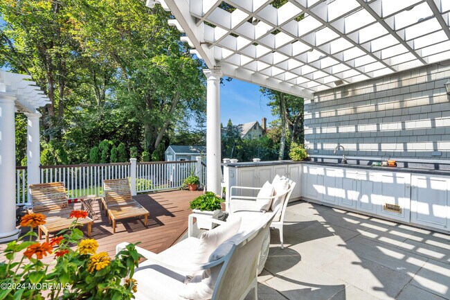 Building Photo - 207 Monmouth Ave