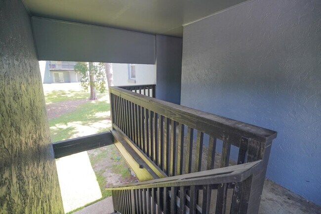 Building Photo - 2325 W Pensacola St