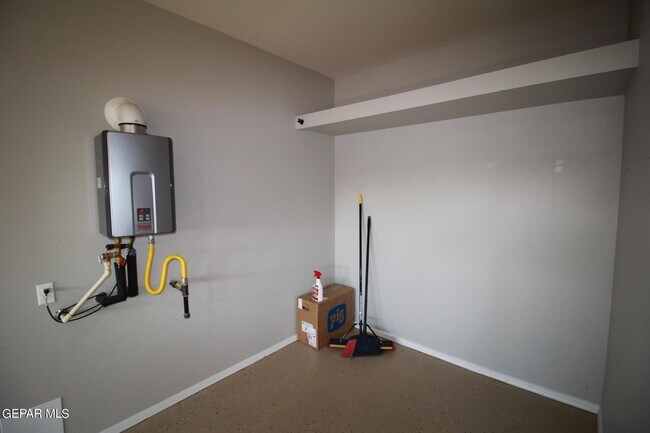 Building Photo - 509 Cedarwood Ave