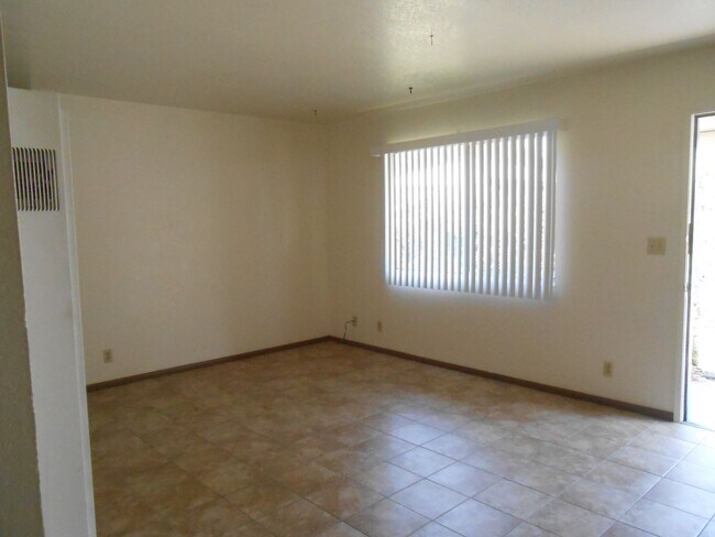 Building Photo - 1155 Bond St