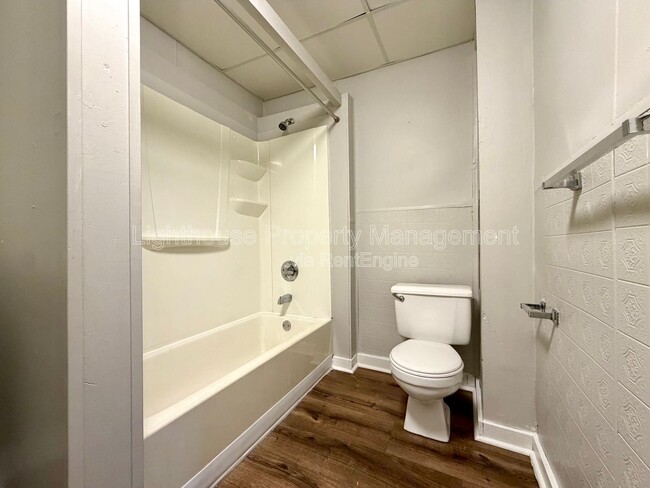 Building Photo - 1011 Quarry Ave NW