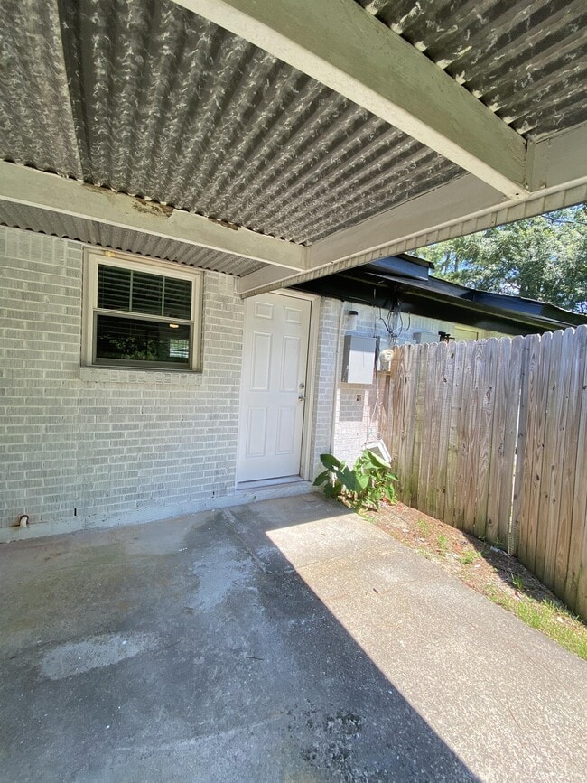 Building Photo - 18272 Sidney Ave