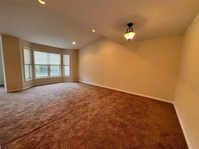 Building Photo - 854 Verona Dr
