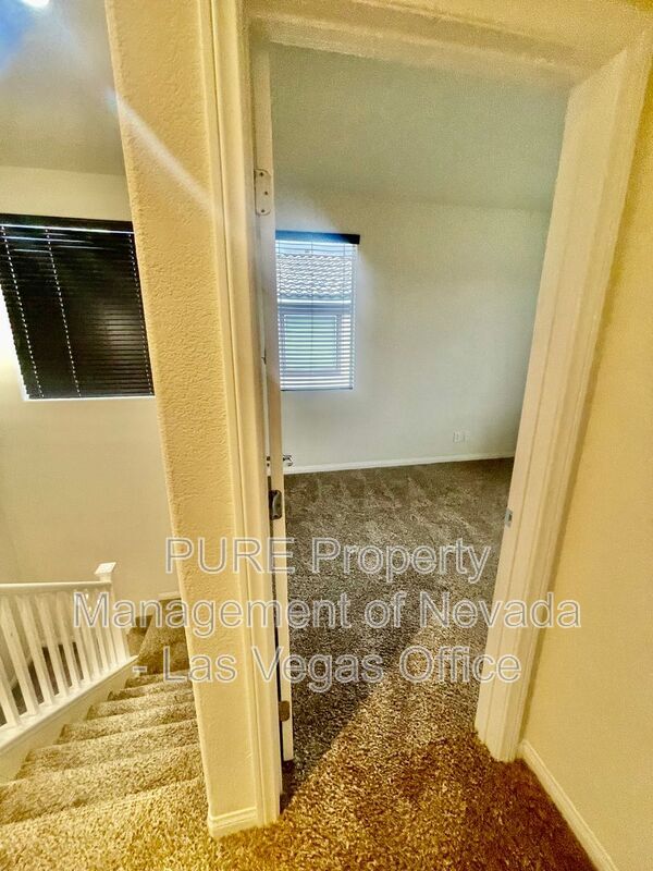 Building Photo - 117 Castle Course Ave