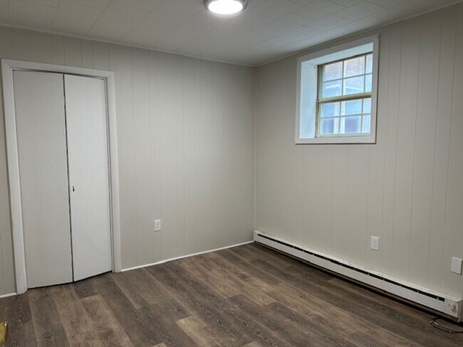 Building Photo - 113 Market St