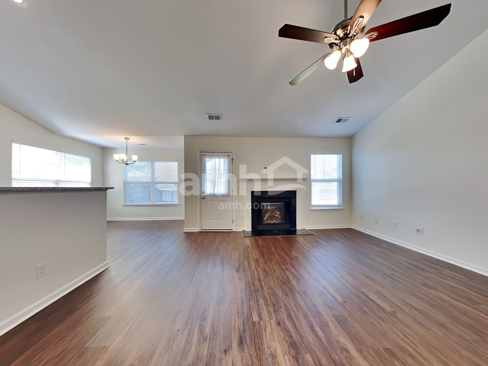 Building Photo - 129 Charlesfort Way