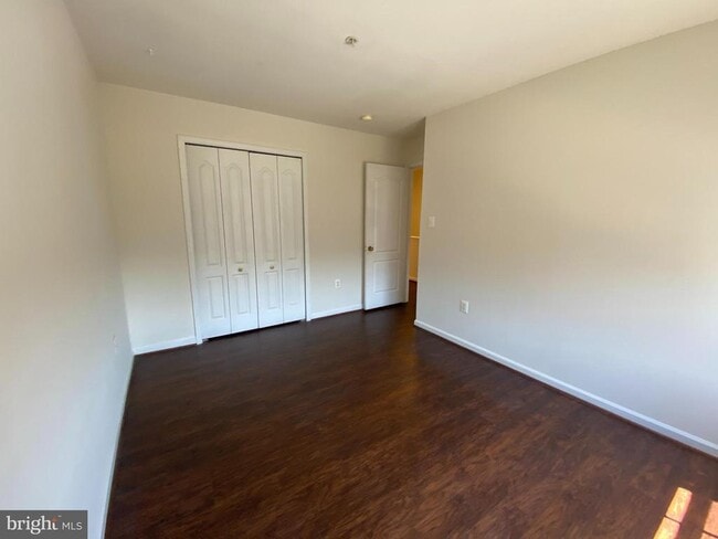 Building Photo - 8484 Pattette Pl