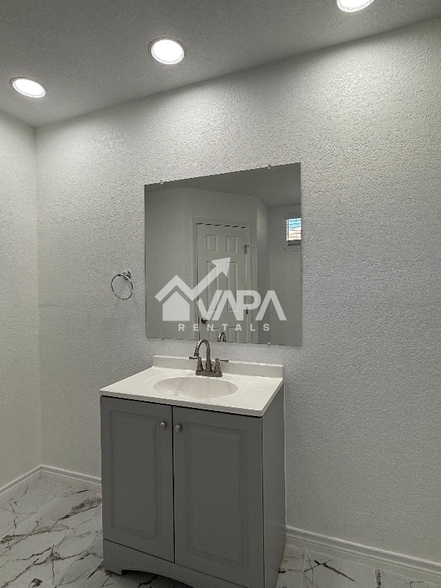 Building Photo - 10362 Tippecanoe