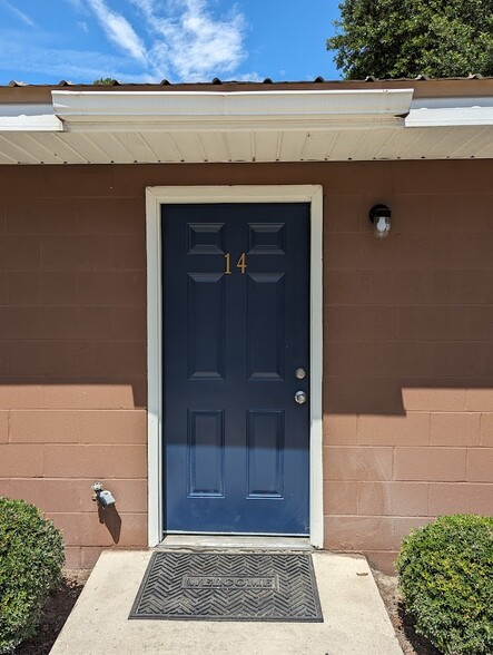 Building Photo - 3600 SW 23rd St