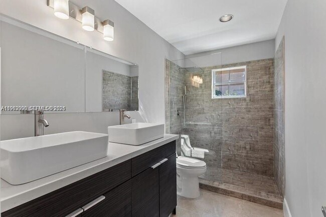 Building Photo - 1236 Meadows Blvd